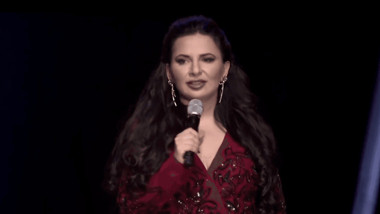 2016년 런던에서 원코인에 대한 발표를 하는 루자 이그나토바.